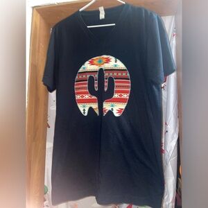 Womens medium western Black Graphic V-Neck T-Shirt